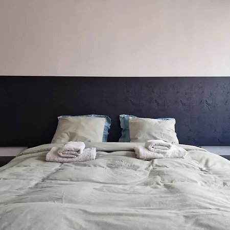 Stunning View + Japan Design Bed @ Station * אנטוורפן