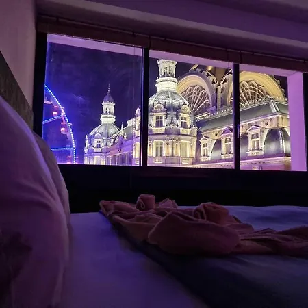 Stunning View + Japan Design Bed @ Station דירה אנטוורפן